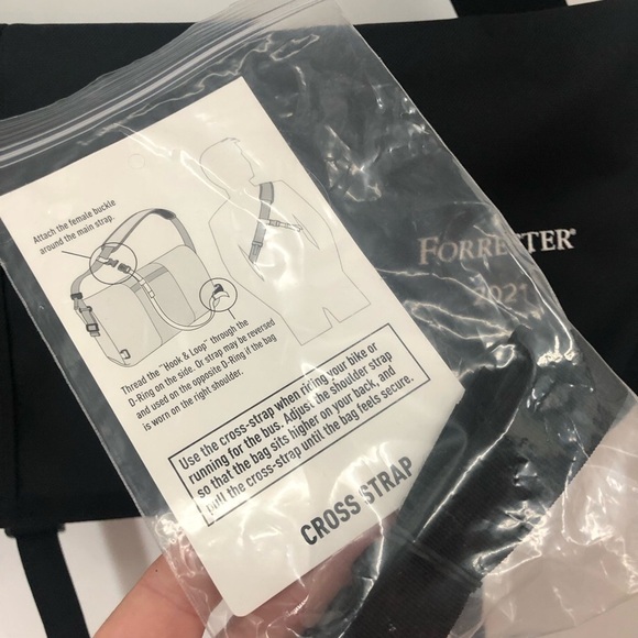 Timbuk2 medium Classic Messenger Bag 0644 - Picture 8 of 17